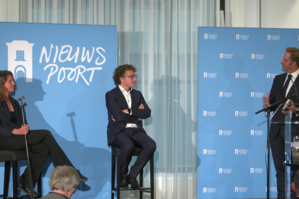 Sophie van Leeuwen en Laurens Boven - Stilte op het Binnenhof. Politiek in coronatijd 